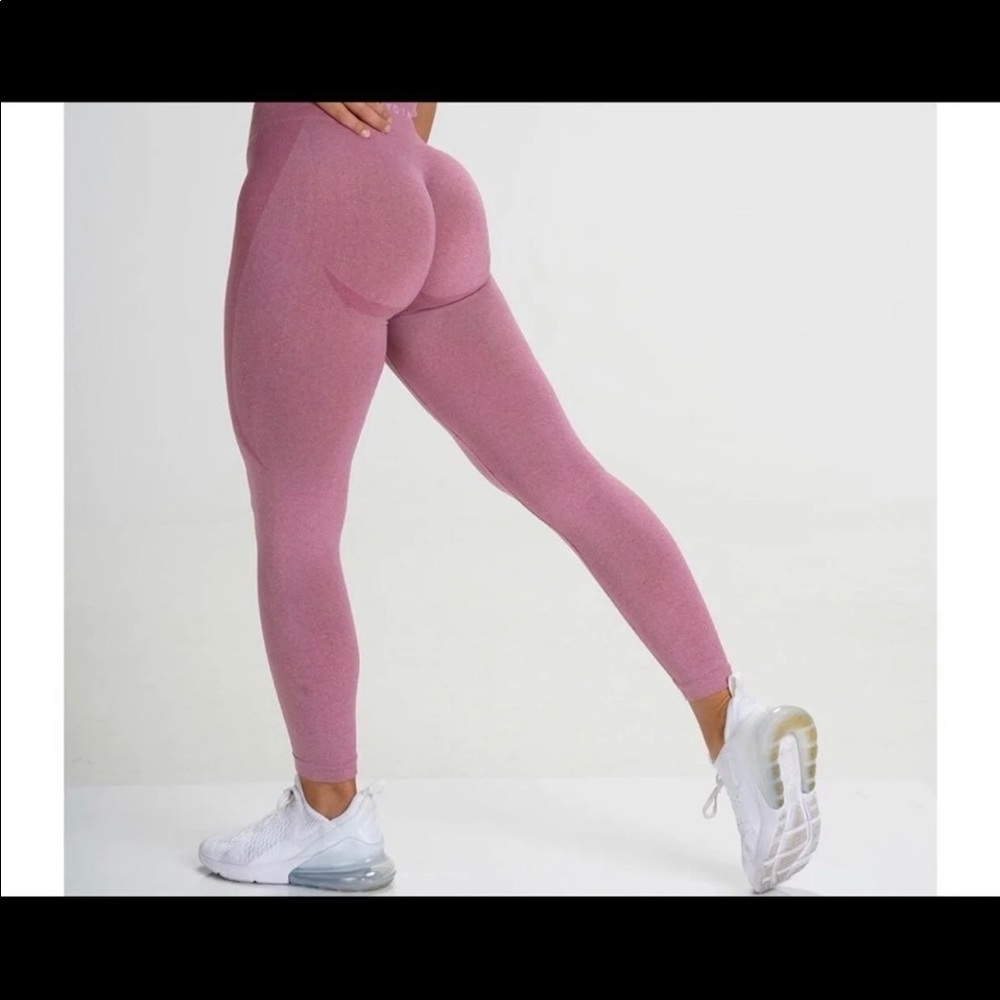 Pink seamless booty contouring leggings